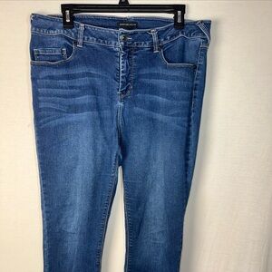 Signature Studio Women’s Blue Jeans Size 14